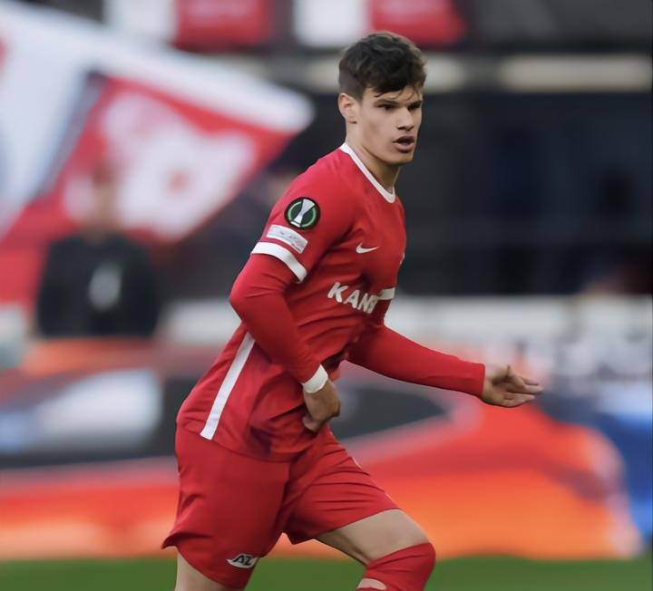 pm体育官方app关于西汉姆发布备战花絮，赛后伤情更新，荷甲任务艰巨，医务组通报恢复的信息